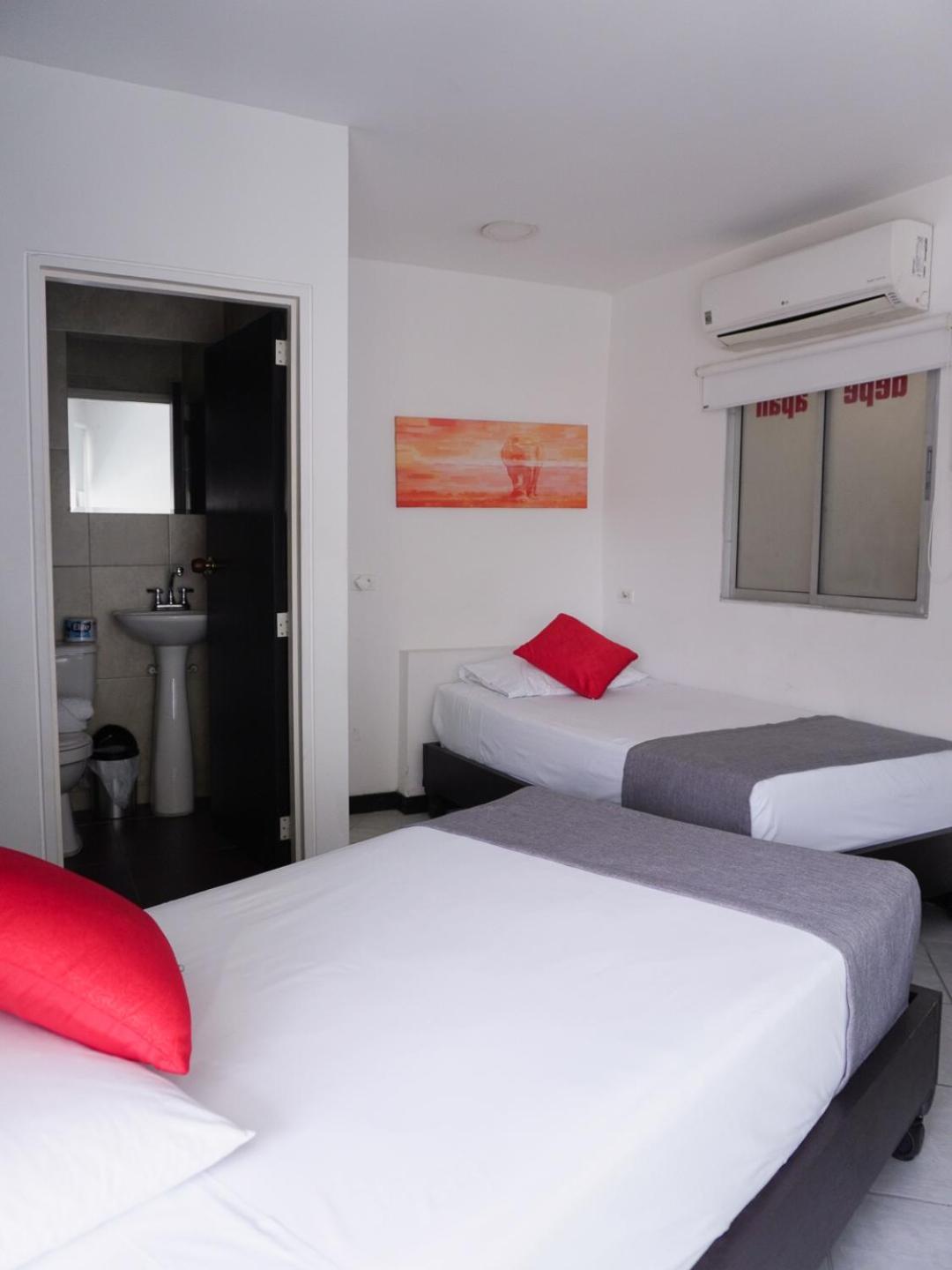 Hotel Depeapan à Cali Extérieur photo